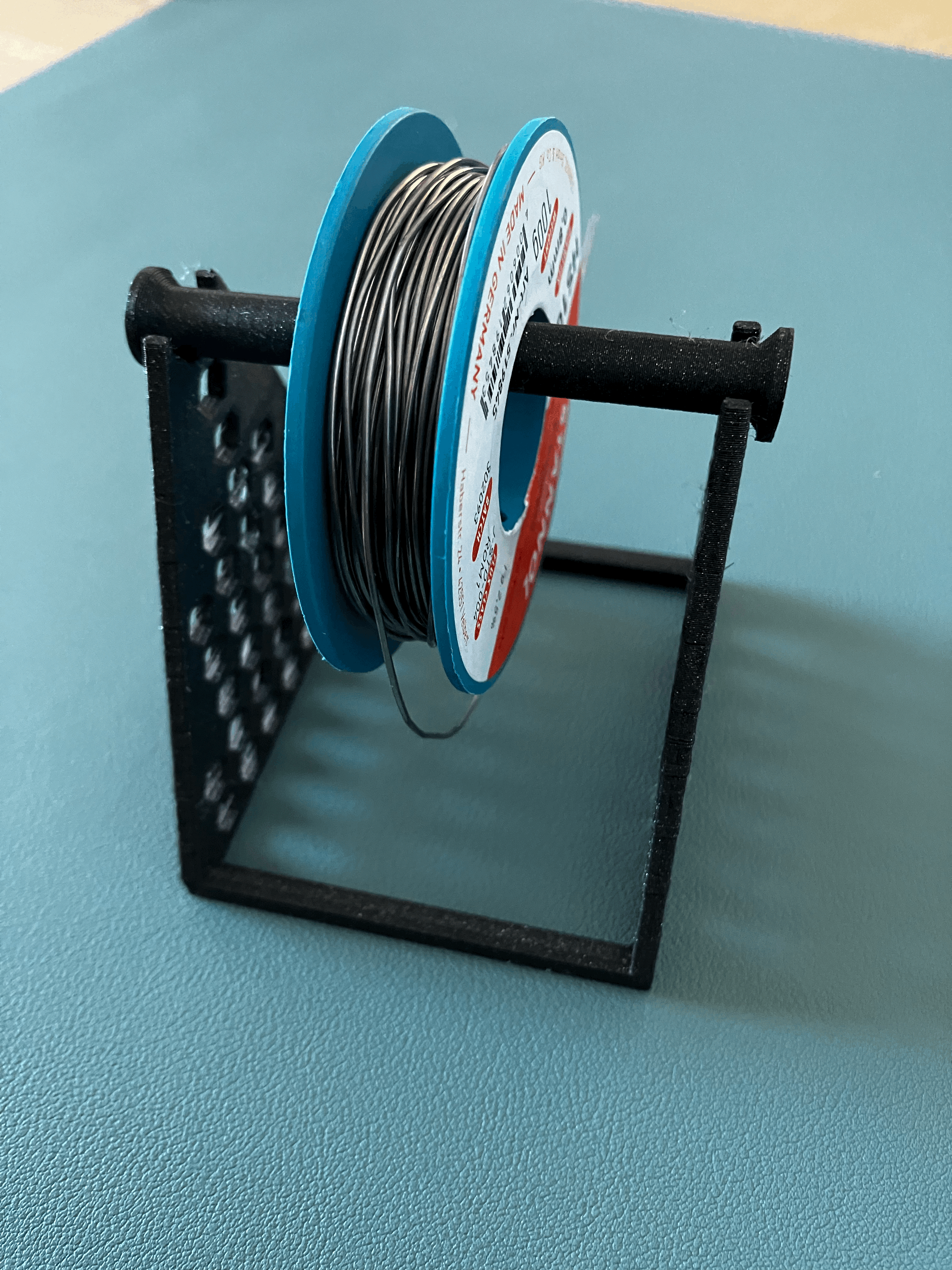 Đế giữ cuộn thiếc hàn hình lục giác đơn giản