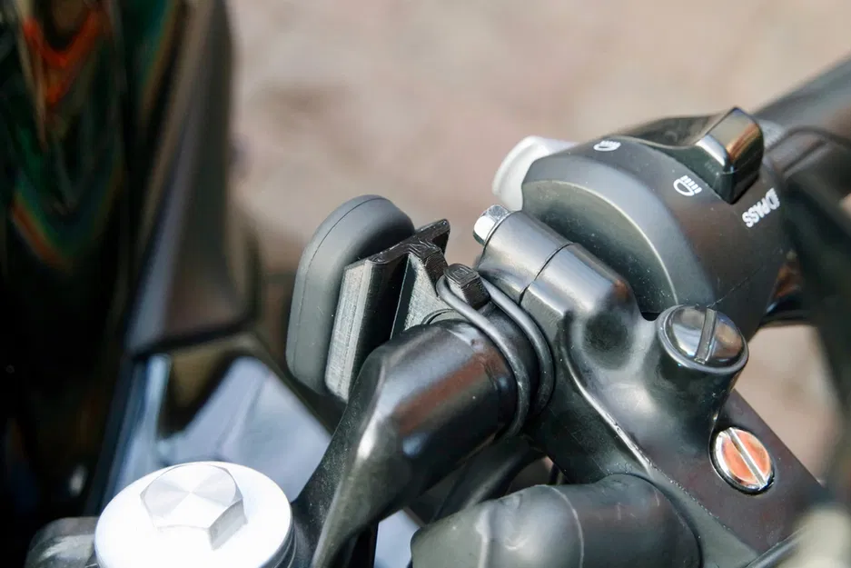 Giá đỡ ghi đông cho remote Xiaomi Yi (CBR300R) - Image 2