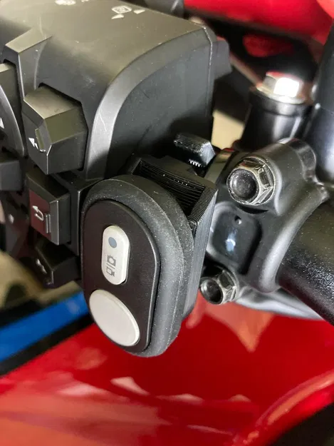 Giá đỡ ghi đông điều khiển Xiaomi Yi v2 - Image 1