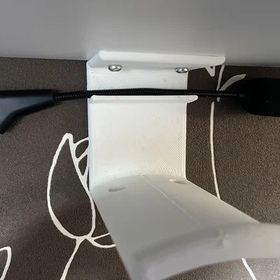 Móc tai nghe gắn trần