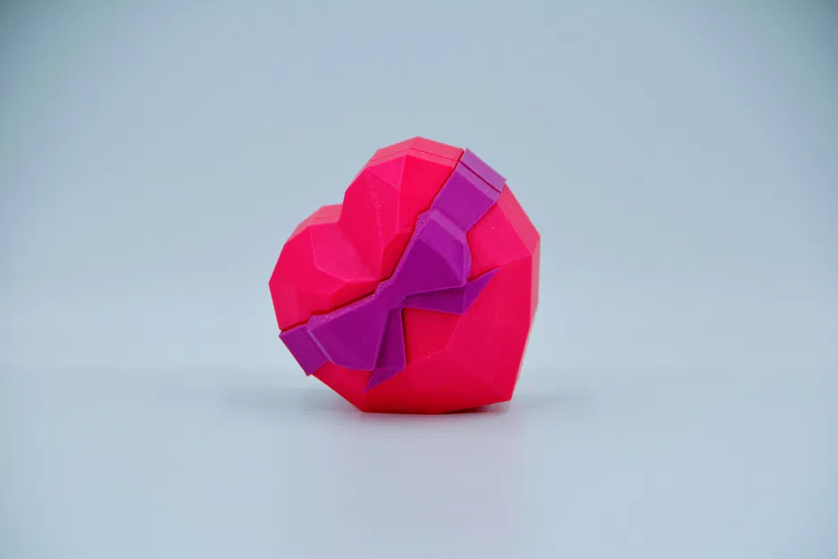 Hộp Đựng Nhẫn Hình Trái Tim Phong Cách Low Poly - Image 2