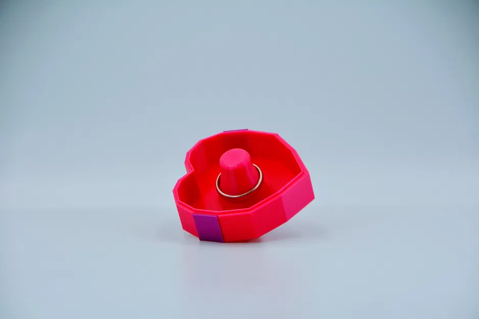 Hộp Đựng Nhẫn Hình Trái Tim Phong Cách Low Poly - Image 4