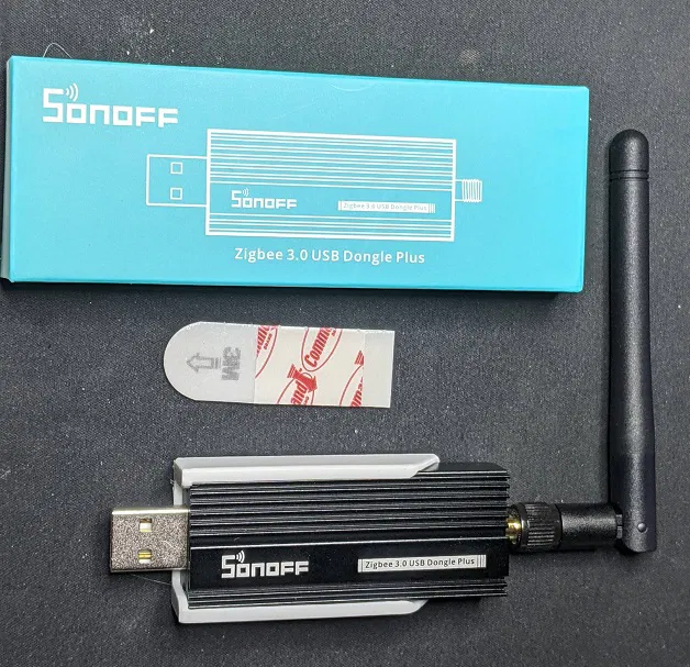 Giá đỡ Sonoff Zigbee 3.0 USB Dongle Plus Bản Remix Thêm Miếng Dán Lệnh và Lỗ - Image 1