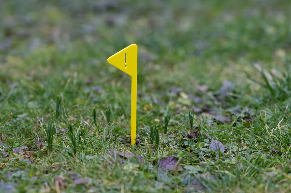 Cờ/Biển Cắm Cỏ chống dẫm hoa - Image 1