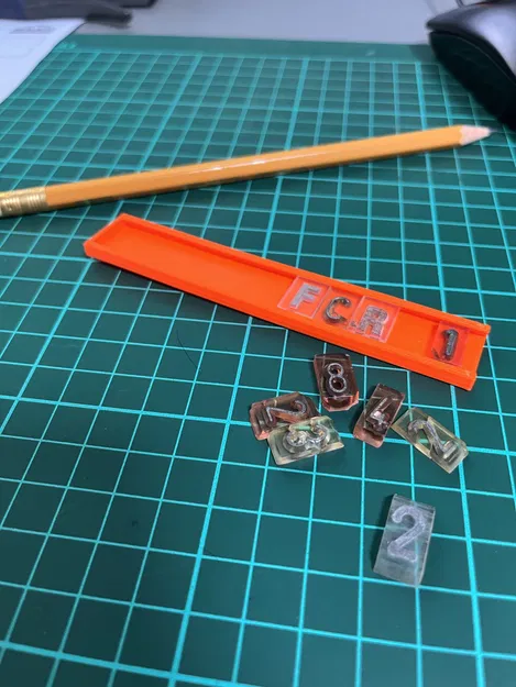 Khuôn Chữ Chì Dùng Trong X-Quang - Image 1