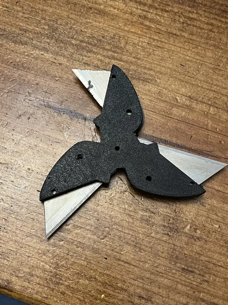 Ngôi Sao Ném Ba Cánh - Image 1