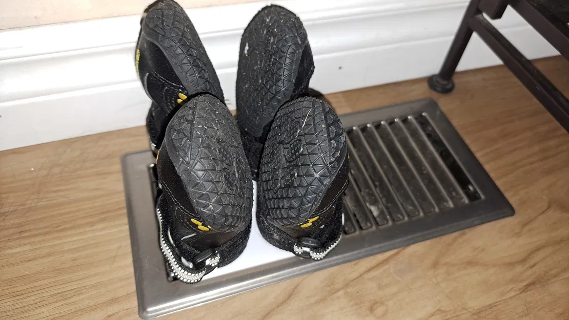 Giá Phơi Giày Cún Cưng - Image 1