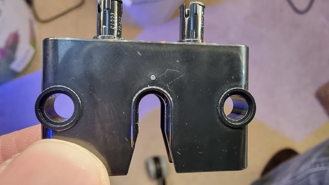 Giá treo Lego Rolling Stones bằng miếng dán Command 3M - Image 3