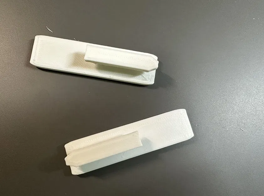 Giá đỡ LEGO "art" dùng command strip - Image 2