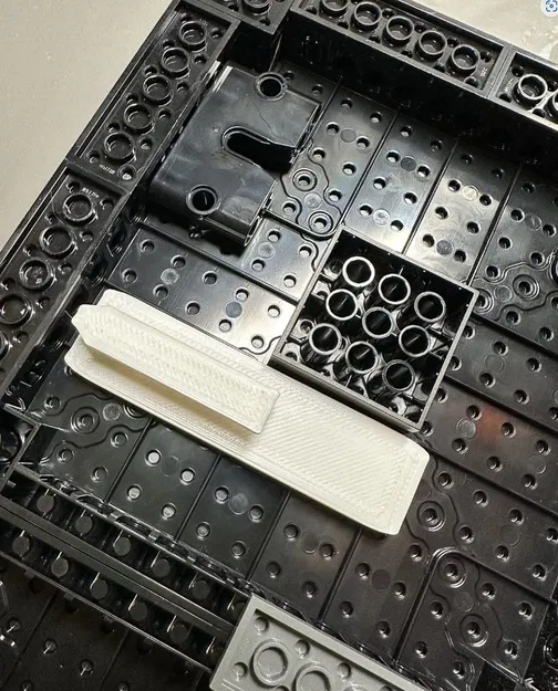 Giá đỡ LEGO "art" dùng command strip - Image 3