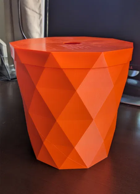 Thùng Rác GeoStone Có Nắp Và Vòng Giữ Túi Bên Trong - Image 1