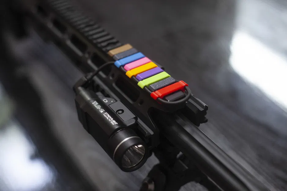 Kẹp ray để quản lý cáp - Image 1