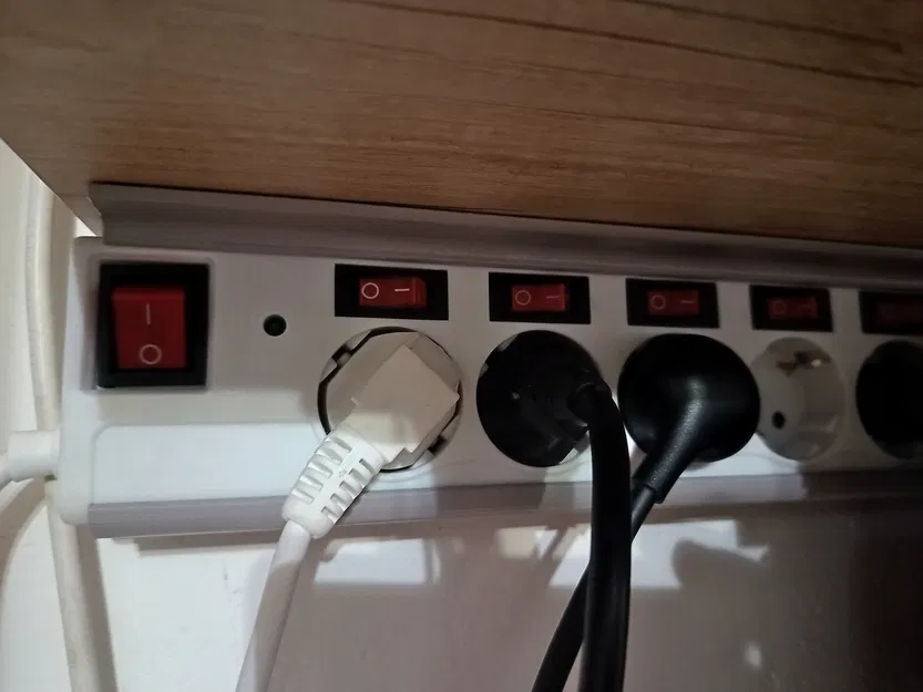 Giá đỡ dây nối dài Hama - Image 1