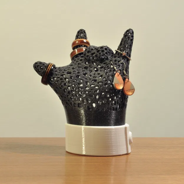 Chỗ Đựng Nhẫn ASL "I Love You" Họa Tiết Voronoi - Image 1