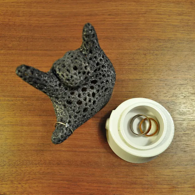 Chỗ Đựng Nhẫn ASL "I Love You" Họa Tiết Voronoi - Image 3