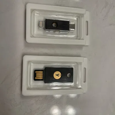 Vỏ bọc YubiKey 5C (hộp đựng)