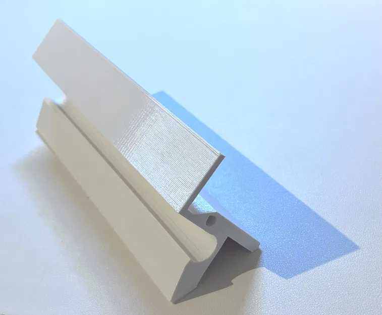 Tận Dụng Kệ Bia Để Làm Giá Treo Đồ Siêu Tiện - Image 1