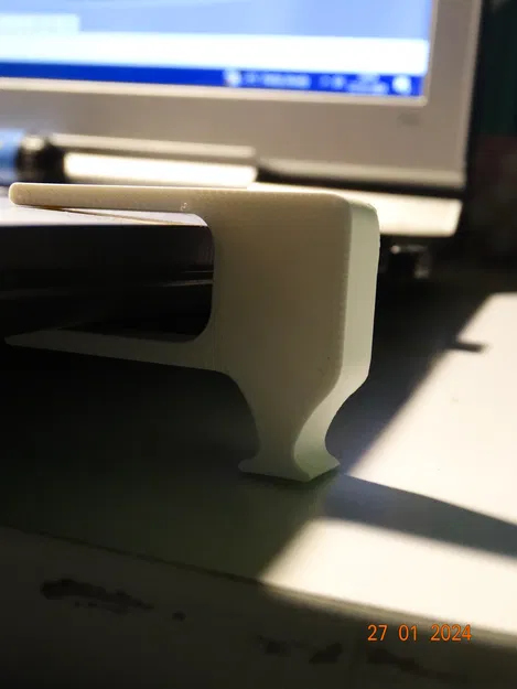 Kệ đỡ máy tính - Image 1