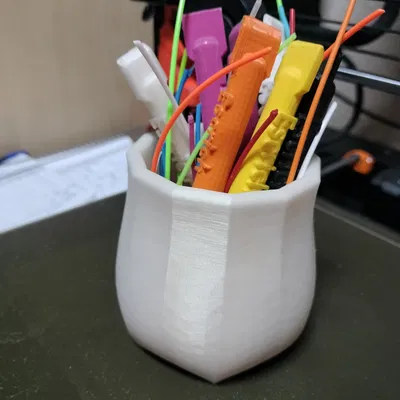 Cốc Đựng Cọ 80mm (In Không Cần Support)