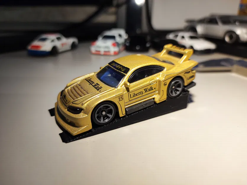 Giá đỡ trưng bày xe mô hình Hotwheels tỉ lệ 1/64 - Image 1