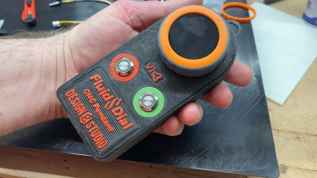 Vỏ cho "Fluid Dial" CNC pendant cho FluidNC dựa trên M5 Stack Dial, có logo in được, nút nổi bật, v1.0 - Image 3