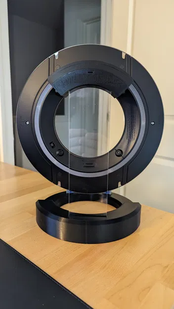 Giá đỡ trưng bày Đĩa Nhận dạng Tron 2023 của Công viên Disney - Image 2