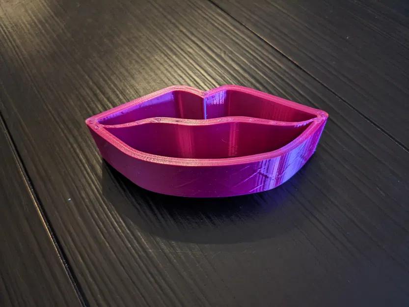 Chậu Hoa/Ống Cắm Bút Hình Môi - Image 1