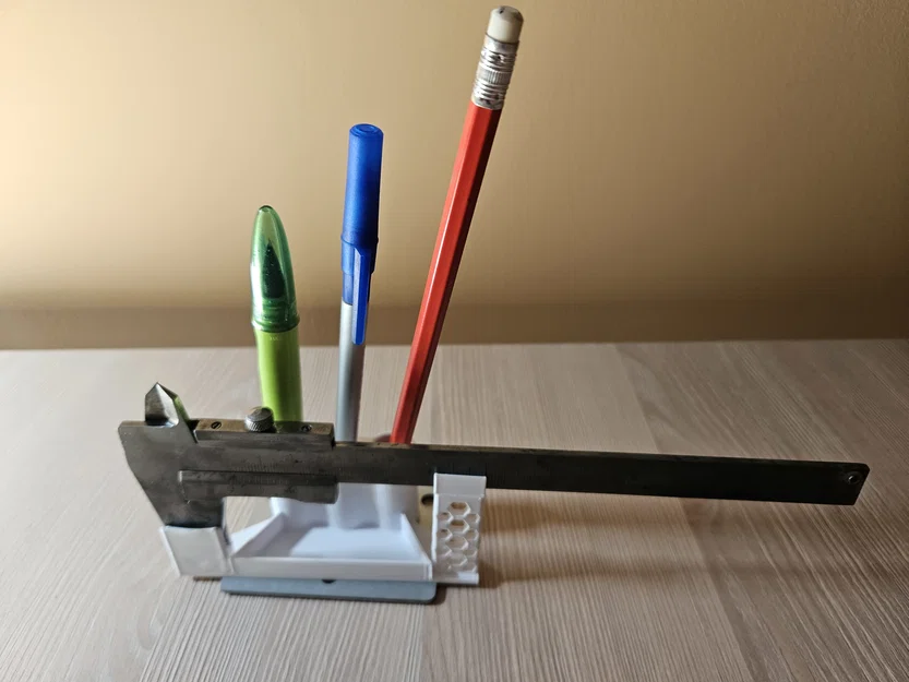 Khay đựng bút và thước kẹp - Image 1