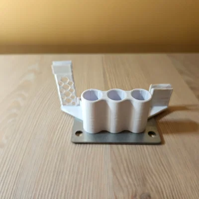 Khay đựng bút và thước kẹp