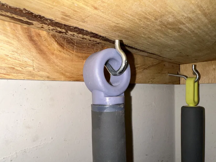 Móc Treo Chổi Casabella Wayclean Góc Rộng - Image 2