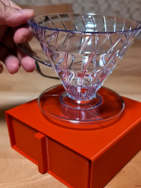 Hộp Đựng Giấy Lọc và Đế Dripper HARIO V60 - Image 1