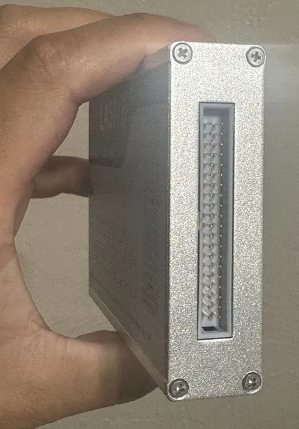 Nắp Chân Máy Phân Tích Logic Kingst LA5016 - Image 1