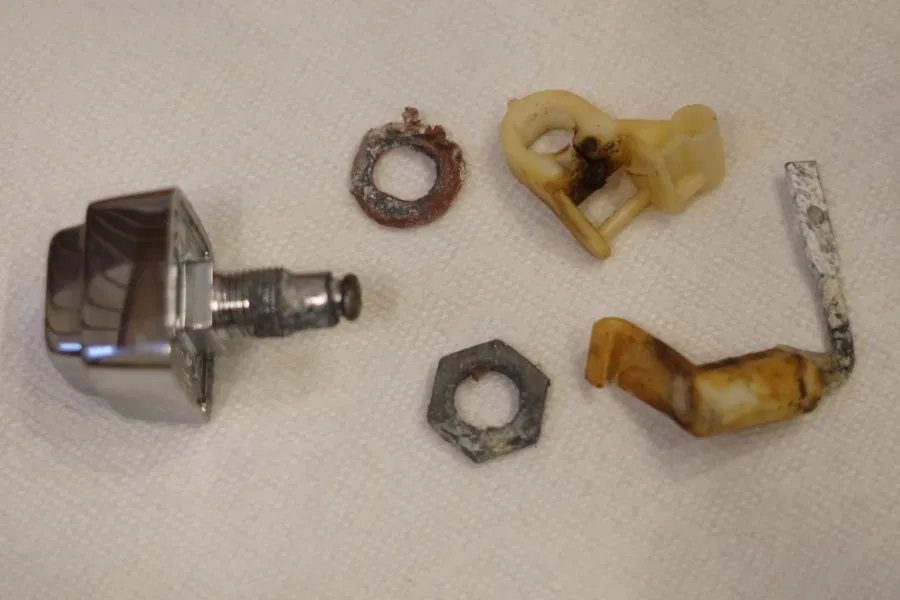 Cần gạt nhấn nút xả bồn cầu Mansfield Model 48 mạ Crom thay thế - Image 8