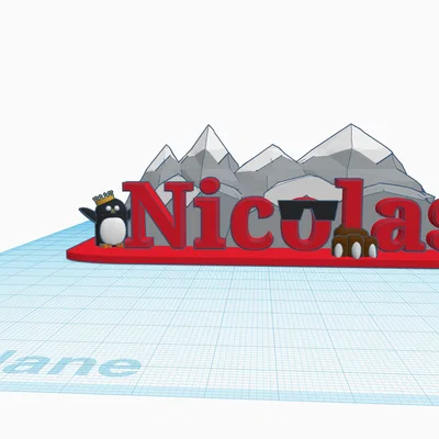 Chim cánh cụt Nico y Kawasaki đội vương miện và núi