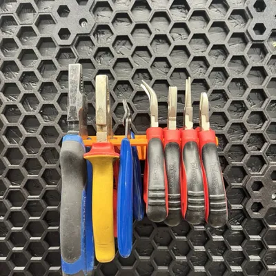 Chỗ Cầm Kềm Tiện Lợi Cho Tường Lưới Honeycomb