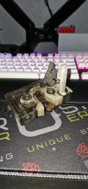 Thanh Nối Khóa Cửa Nhựa Cho MK2 Golf - Image 1