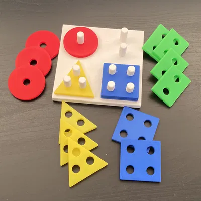 Đồ Chơi Rèn Luyện Vận Động Tinh Cho Bé: Bộ Hình Khối Cơ Bản