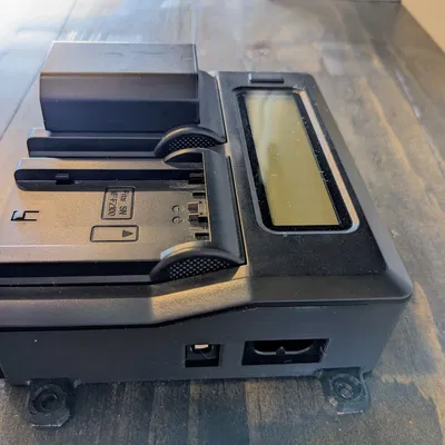 Giá Treo Tường Sạc Pin Đa Năng Green Extreme