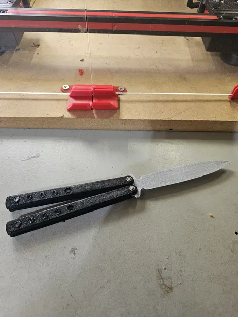 Lưỡi dao Benchmade 62 Balisong với M3 Nuts gắn sẵn - Image 1