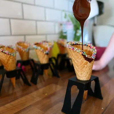 Chân đế đựng Ốc quế Kem