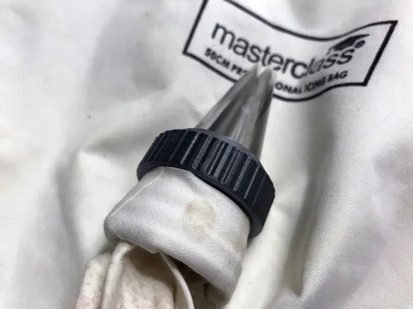 Khớp Nối Đầu Bắt Kem Wilton (Lớn - Nhỏ) - Image 2