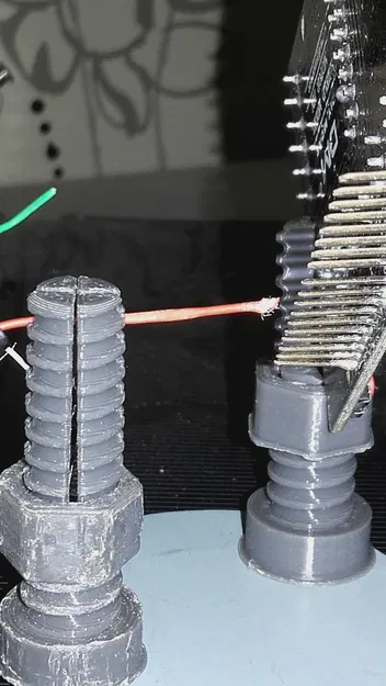 Kẹp Gắp 3 Tay Có Nam Châm Để Hàn - Image 2