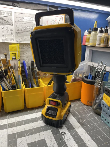 Máy Hút Khói Di Động Phong Cách Dewalt - Image 1