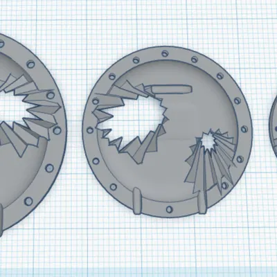 Đế Tượng Miniature Họa Tiết Nắp Hầm Bị Hư Hỏng