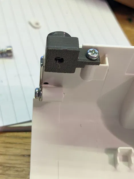 Sửa Dẫn Chỉ Máy Cuộn Chỉ Máy May Singer 8280 - Image 2