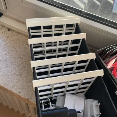 Vách ngăn Ikea Skubb - Quản lý cáp