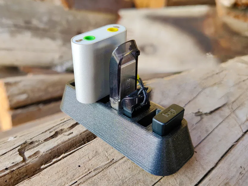 Đế Đựng USB Cho Văn Phòng - Image 2