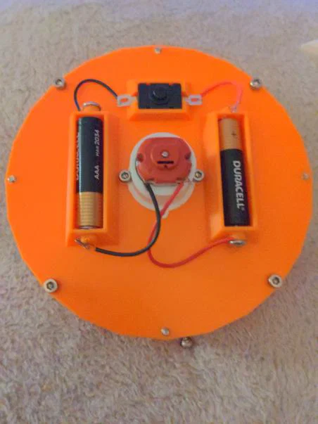 Đồ Chơi Con Quay Hồi Chuyển Chạy Bằng Pin - Image 2