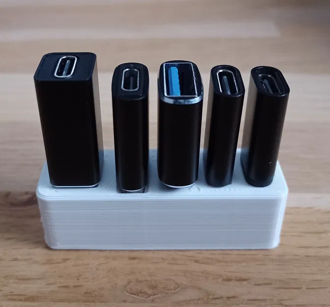 Giá đỡ cho adapter USB-C - Image 1