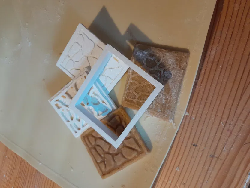 Khuôn cắt có in dấu - Image 1